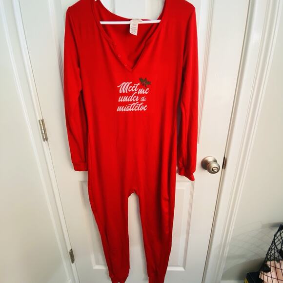 One Piece Pajama Long Johns Comfy Womens Sleepwear Under The Mistletoe Size M - Picture 1 of 3